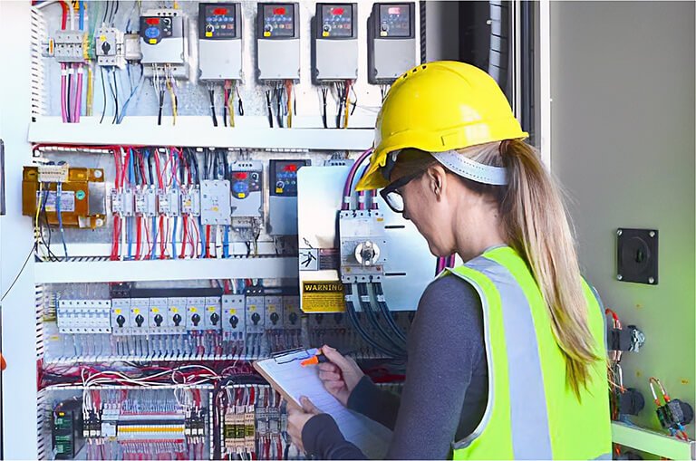 Servicios: Montajes Industriales